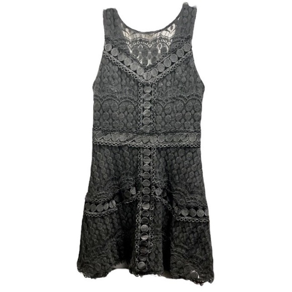 Adelyn Rae Dresses & Skirts - Adelyn Rae crocheted and lace cocktail dress, Medium.‎